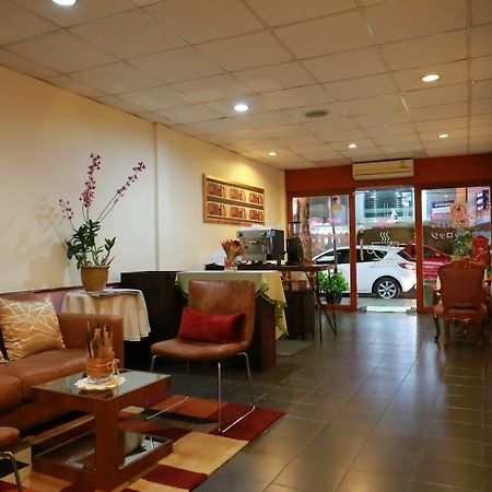 בנגקוק Travel Lodge Surawong (Adults Only) מראה חיצוני תמונה