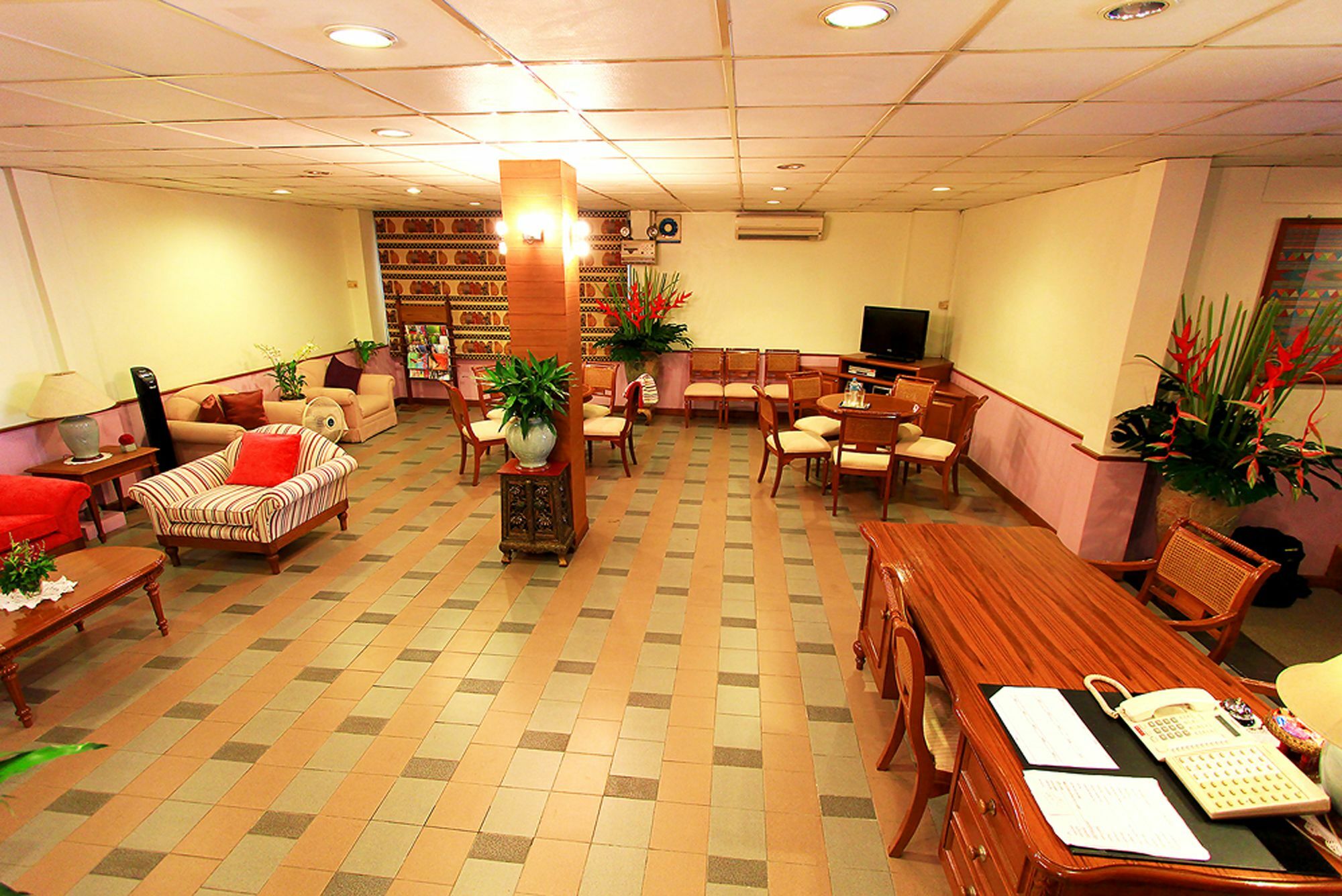בנגקוק Travel Lodge Surawong (Adults Only) מראה חיצוני תמונה